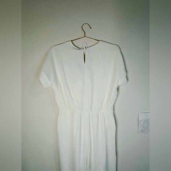 Pretty Garden White Jumpsuit Medium Wrap V-Neck Wide Leg One Piece Outfit - Picture 9 of 10